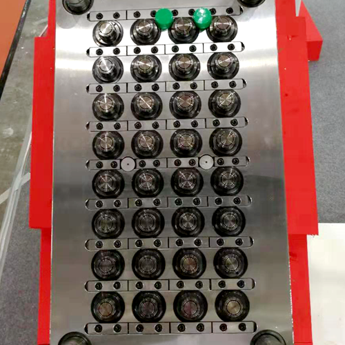 multi cavities moulds of unscrewing caps core